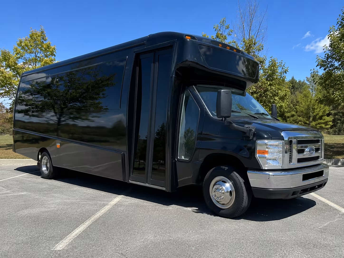staten island minibus rentals between facilities and transit hubs